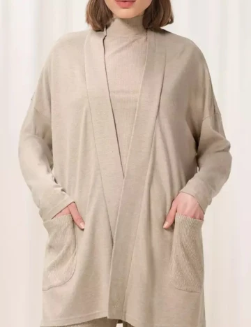 Cardigan Triumph, crem