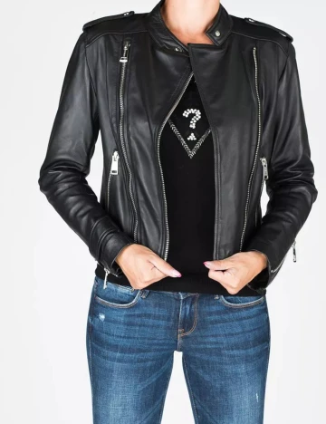 Jacheta Guess, negru Negru