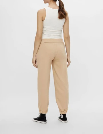 Pantaloni PIECES MATERNITY, bej