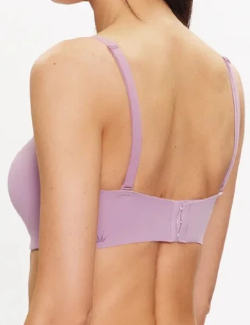 Sutien Triumph, mov