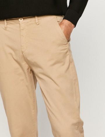 Pantaloni Guess, maro deschis