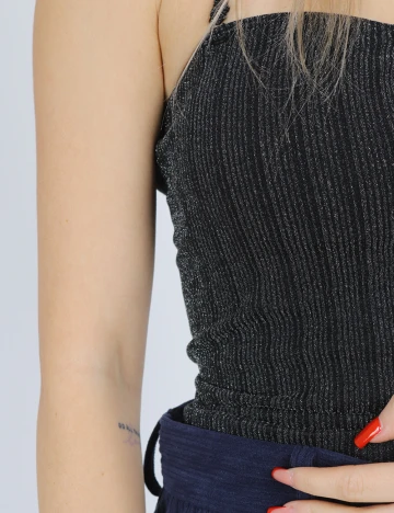 Top Only, negru