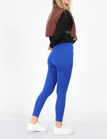 Vesta Pieces, maro