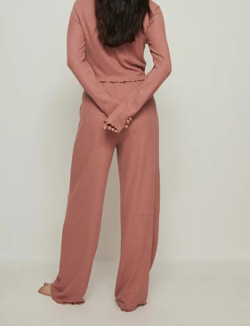 Pantaloni NA-KD, roz pudra
