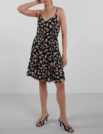Rochie scurta Pieces, negru floral Negru