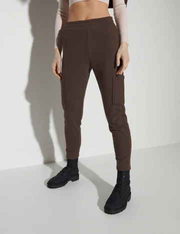 Pantaloni Reserved, maro