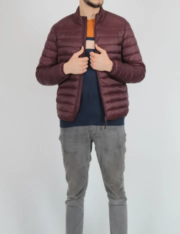 Geaca Reserved, grena