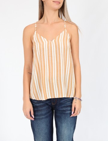 
						Maiou American Eagle, maro