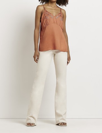 Maiou River Island, caramiziu