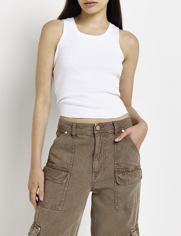 
						Maiou River Island, alb