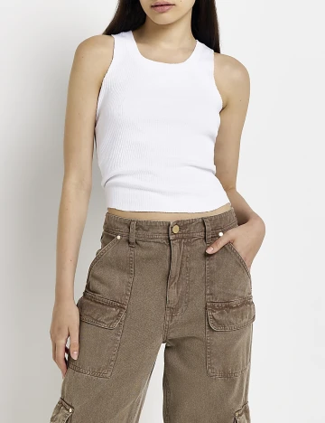 Maiou River Island, alb