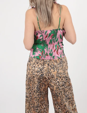 Maiou River Island, mov