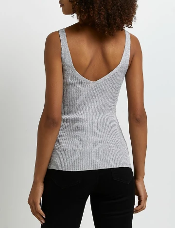 Maiou River Island, gri