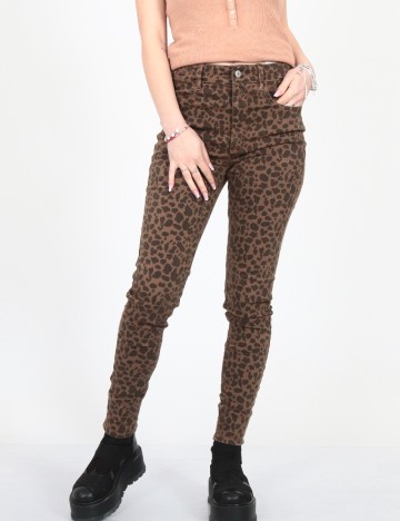 
						Blugi American Eagle, maro