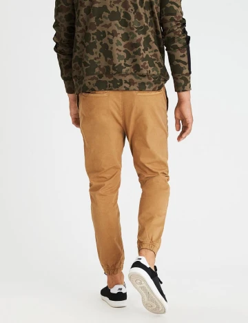 Pantaloni American Eagle, maro deschis Maro