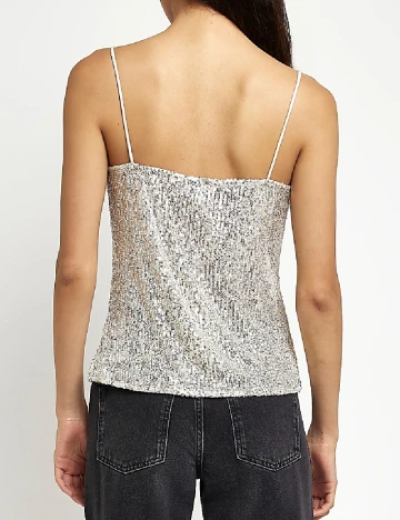 Maiou River Island, crem