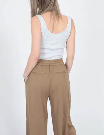 Top River Island, gri