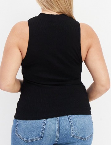 Maiou River Island, negru