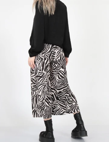 Pantaloni River Island, alb/negru