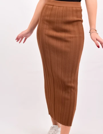 Fusta Zara, maro