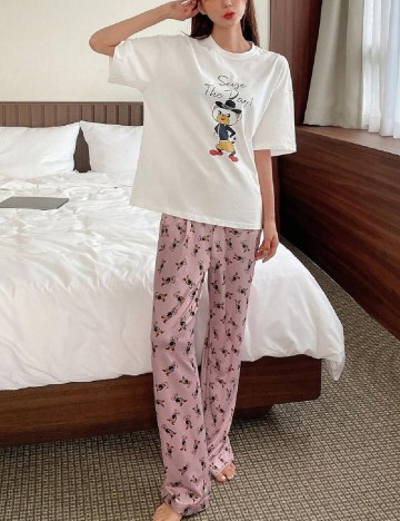 
						Pijama Dazy, roz