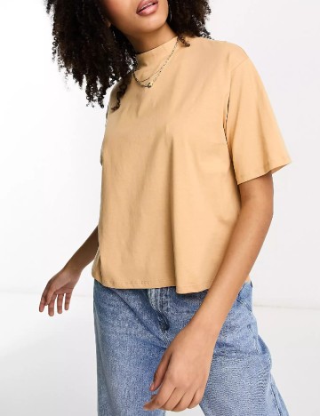 
						Tricou ASOS, maro