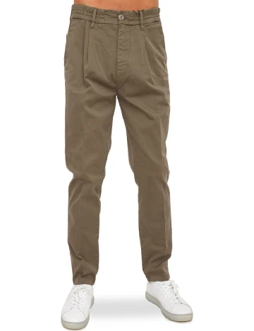 Pantaloni Guess, maro Maro