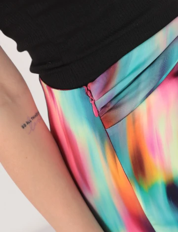 Fusta Guess, mix culori