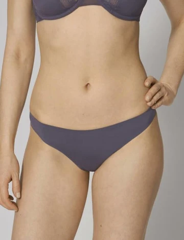 Chilot Tanga Triumph, mov, L Mov