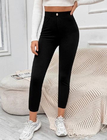 
						Pantaloni SHEIN, negru