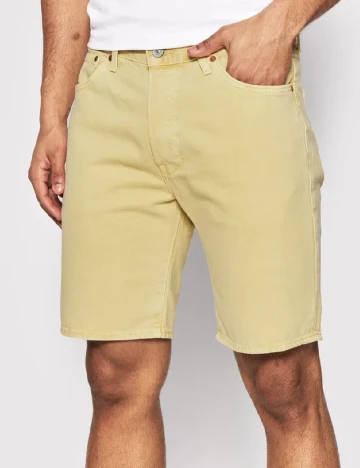Pantaloni scurti Levi S, galben