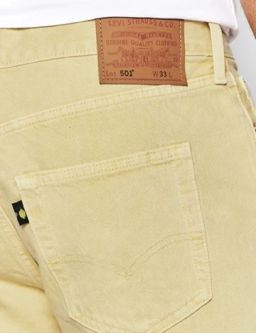 Pantaloni scurti Levi S, galben