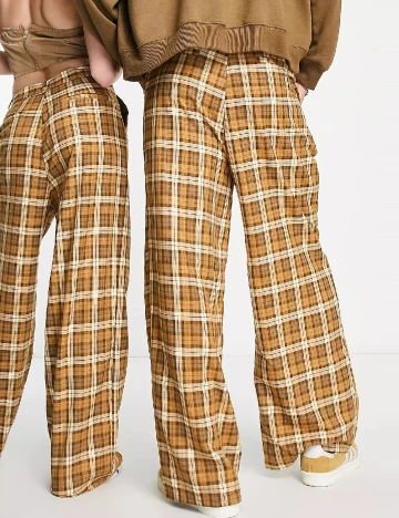 Pantaloni Reclaimed Vintage, maro Maro