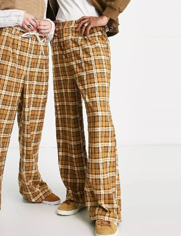 Pantaloni Reclaimed Vintage, maro Maro
