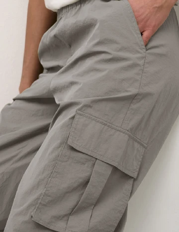 Pantaloni Kaffe, gri
