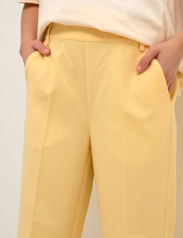 Pantaloni Kaffe, galben