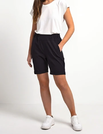 Pantaloni scurti Kaffe, negru Negru