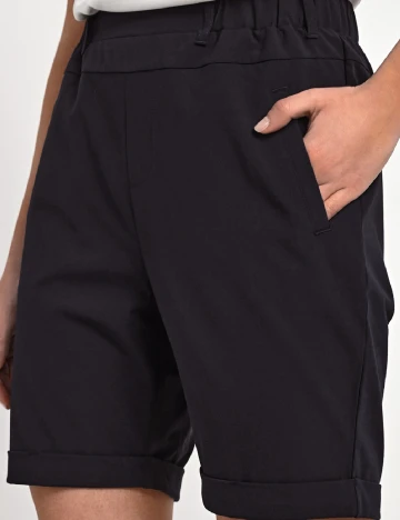 Pantaloni scurti Kaffe, negru Negru