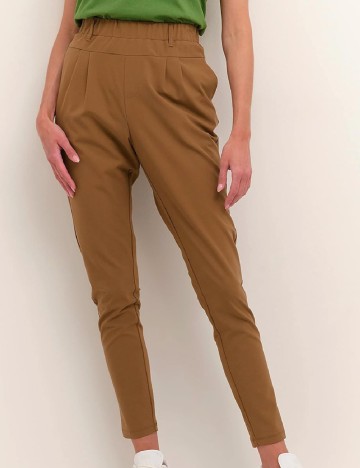 
						Pantaloni Kaffe, maro