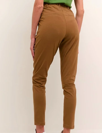 Pantaloni Kaffe, maro