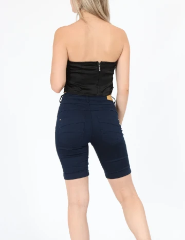 Top Top Shop, negru