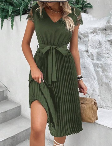 
						Rochie medie SHEIN, verde