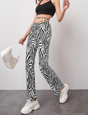 
						Pantaloni SHEIN, alb/negru