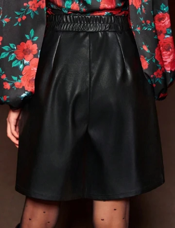 Pantaloni scurti SHEIN, negru