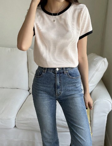 
						Tricou Dazy, crem