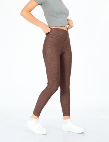 
						Colanti Aerie, maro