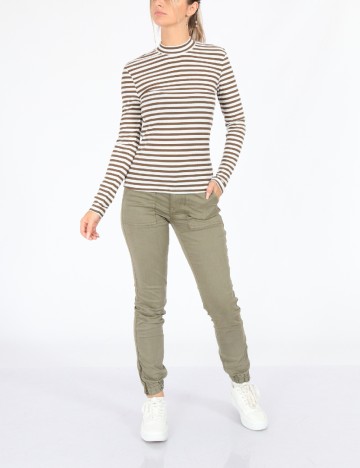 
						Bluza Vila, maro