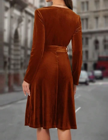 Rochie medie Emery Rose, caramiziu