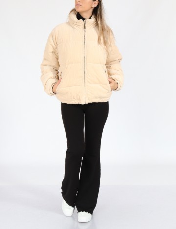 
						Geaca American Eagle, crem