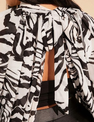 Top SHEIN CURVE, alb/negru